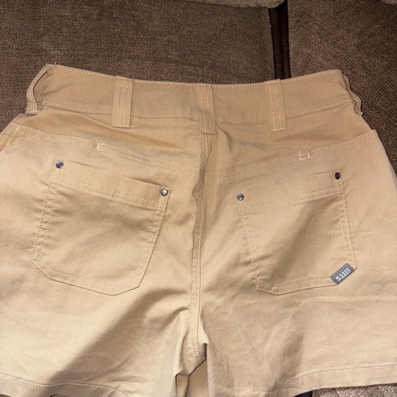 511 Tactical Tech Utility Chino Shorts Womens Size 4 Khaki Stretch Outdoor 5” In - Picture 3 of 4